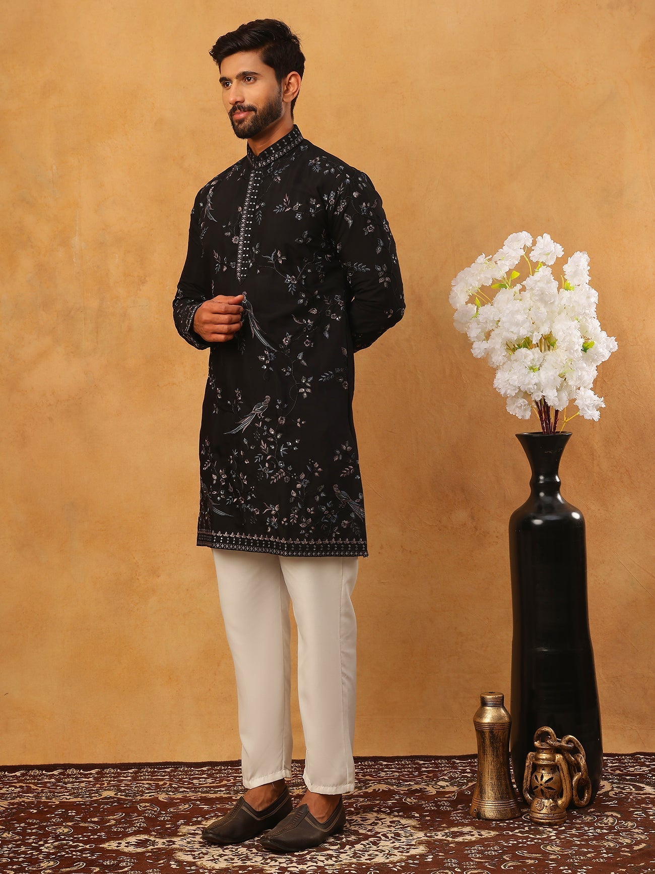 DesiQlo Men Animal Kurta Pyjama Set - Black