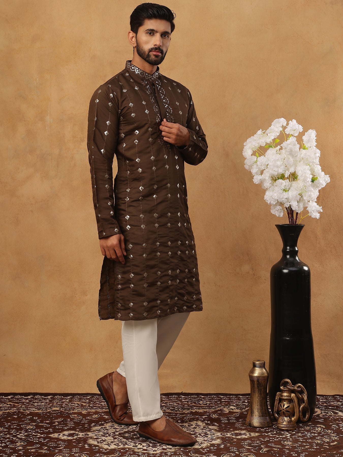 DesiQlo Men Geometric Kurta Pyjama Set - Brown