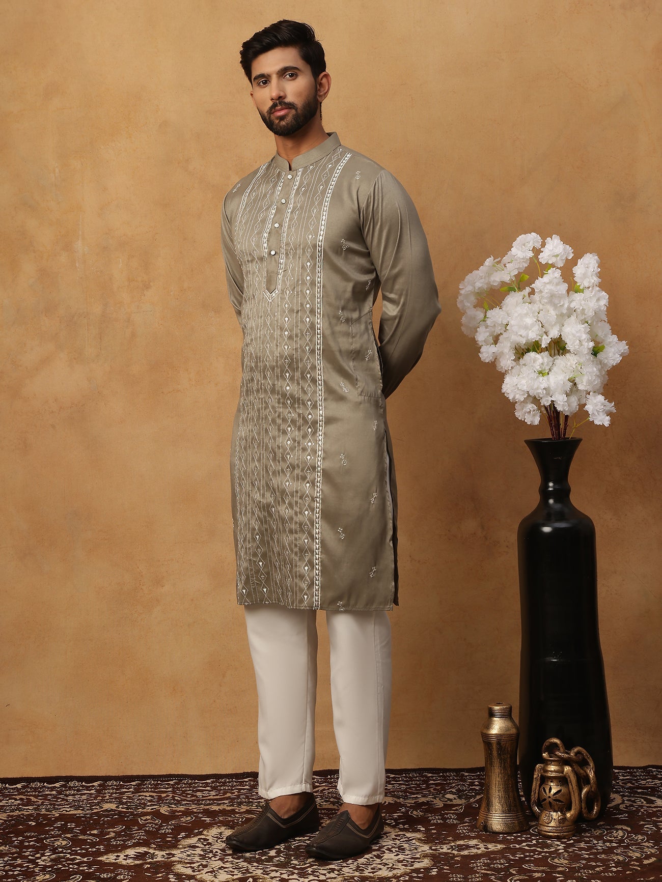 DesiQlo Men Geometric Kurta Pyjama Set - Beige