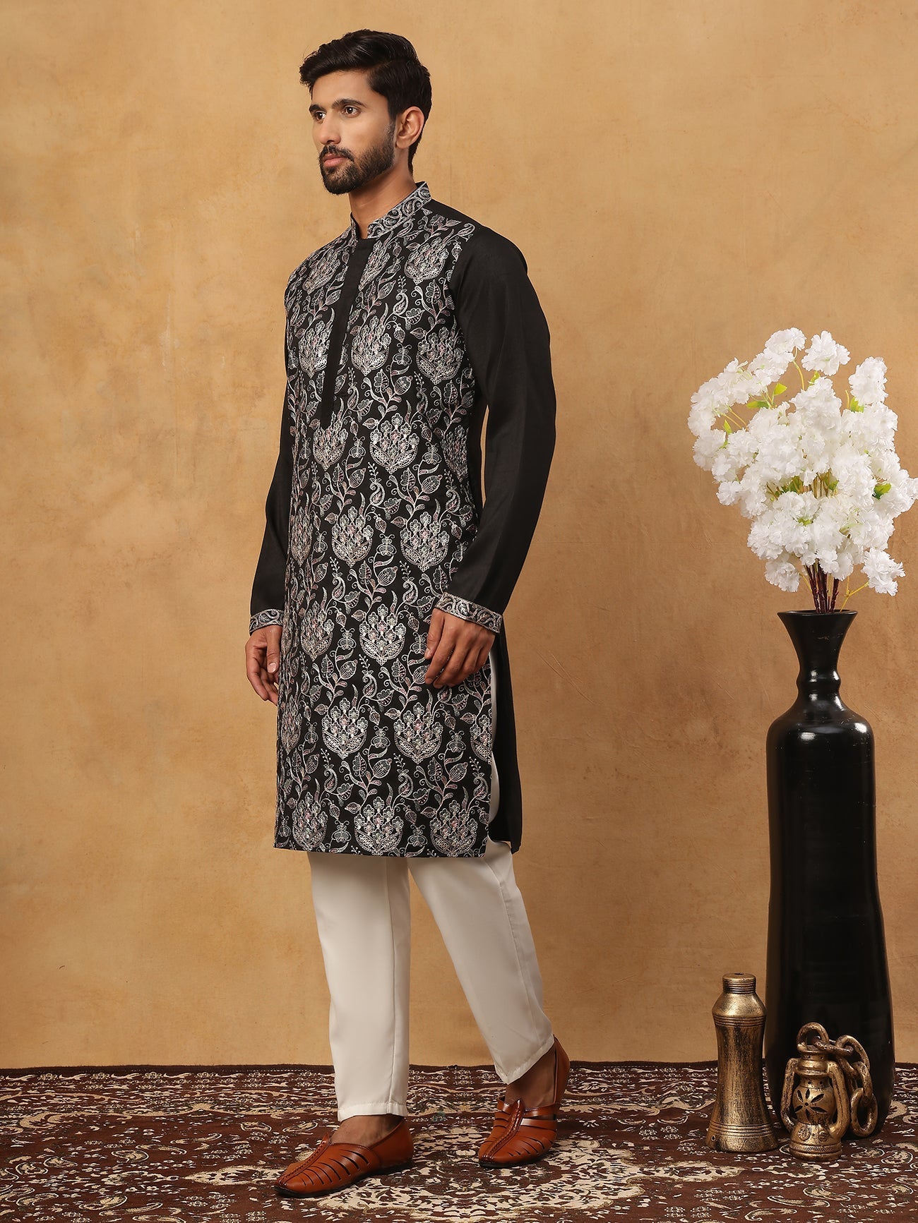 DesiQlo Men Floral Kurta Pyjama Set - Black - 65KP_5435Black_S