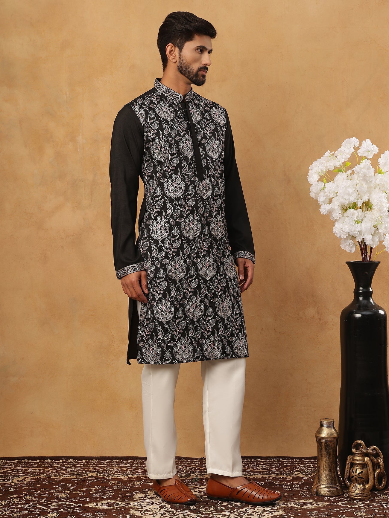 DesiQlo Men Floral Kurta Pyjama Set - Black - 65KP_5435Black_S