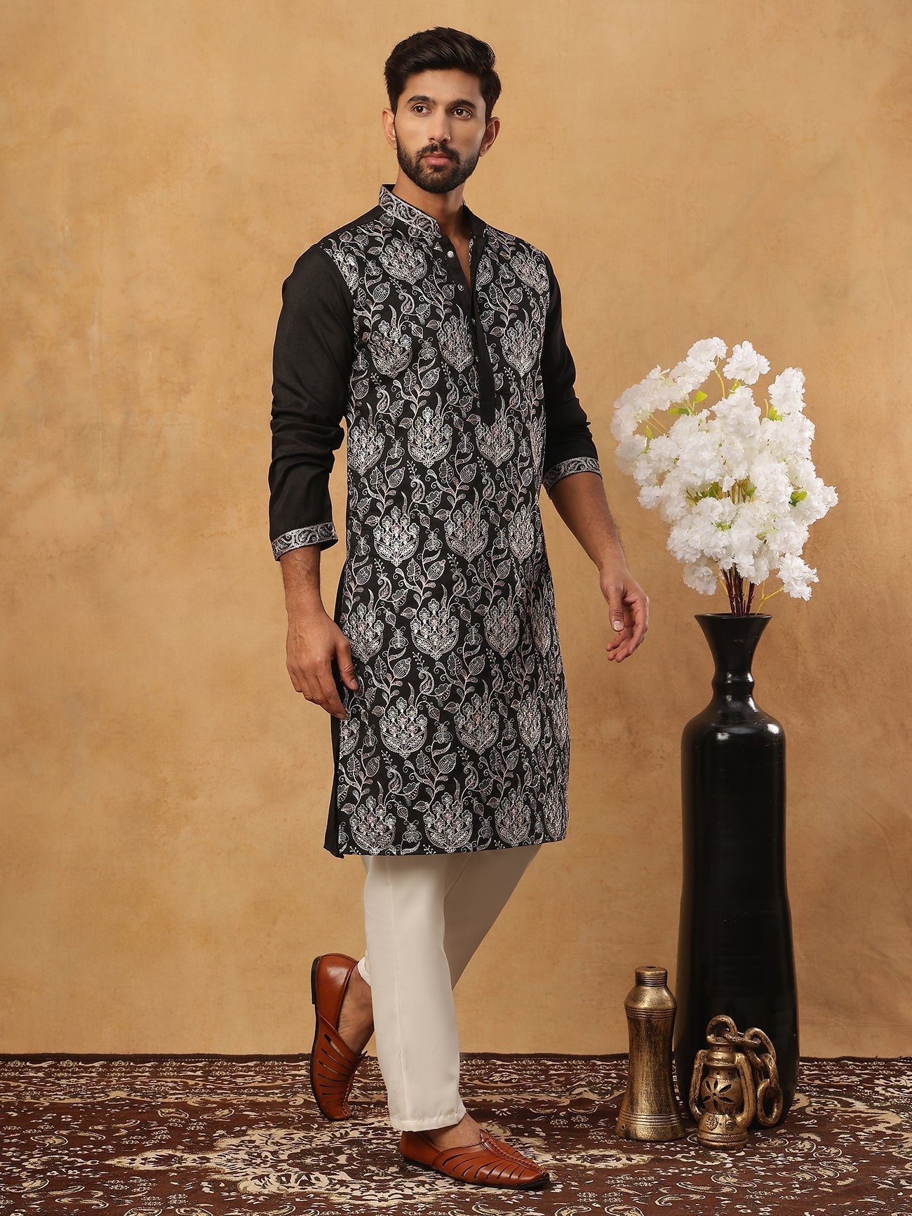 DesiQlo Men Floral Kurta Pyjama Set - Black - 65KP_5435Black_S