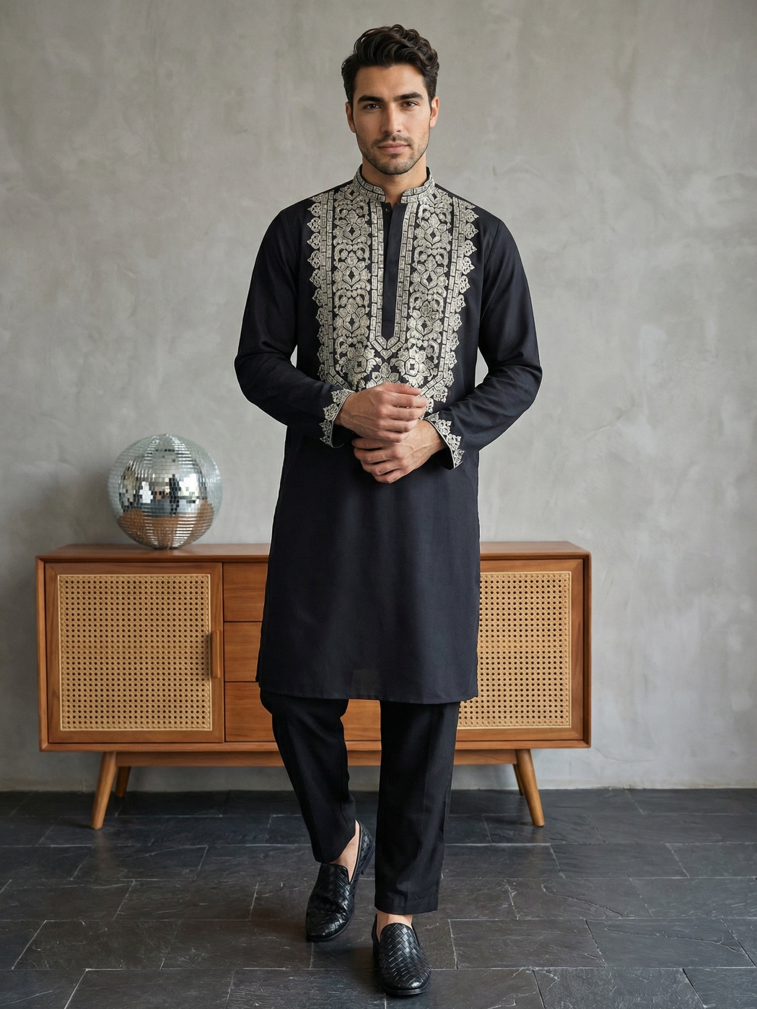 DesiQlo Men Embroidered Kurta Pyjama Set - Black - 65KP_B-P_5514Black_