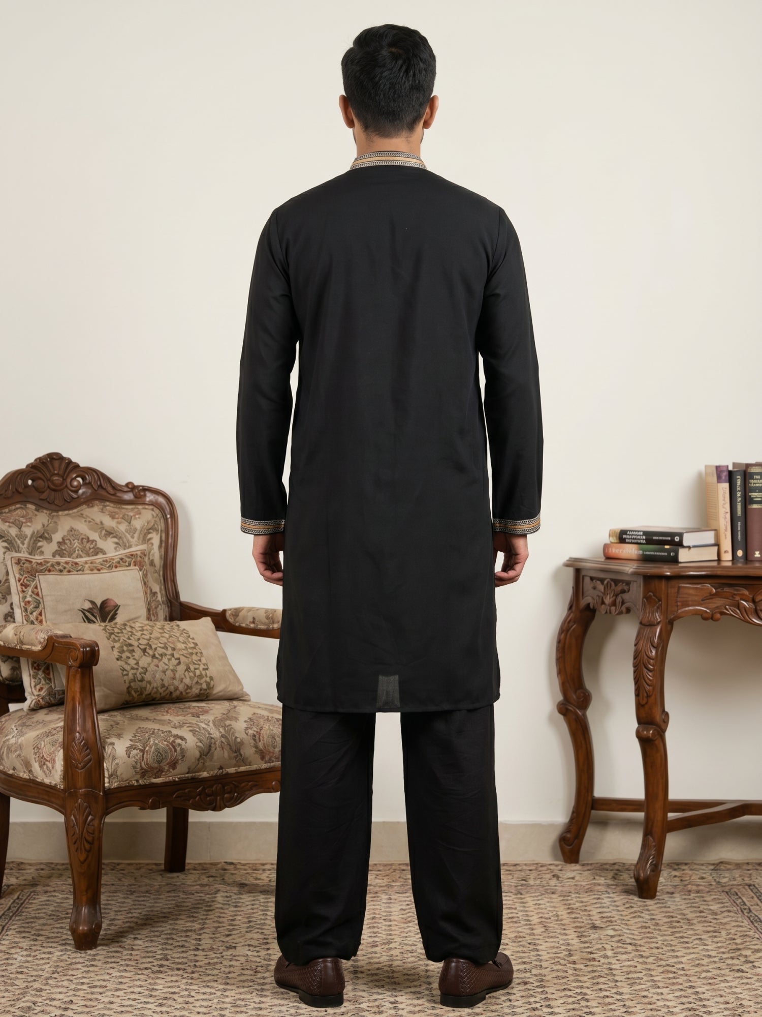 DesiQlo Men Embroidered Kurta Pyjama Set - Black - 65KP_PJ11B_5516Blac