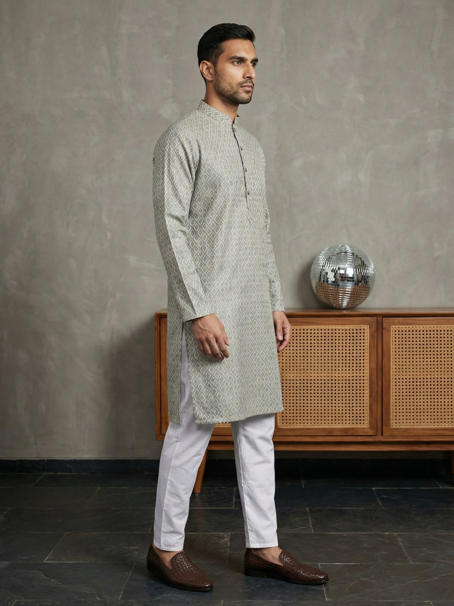 DesiQlo Men Printed Kurta Pyjama Set - White - 65KP_P_5523Off-White_S