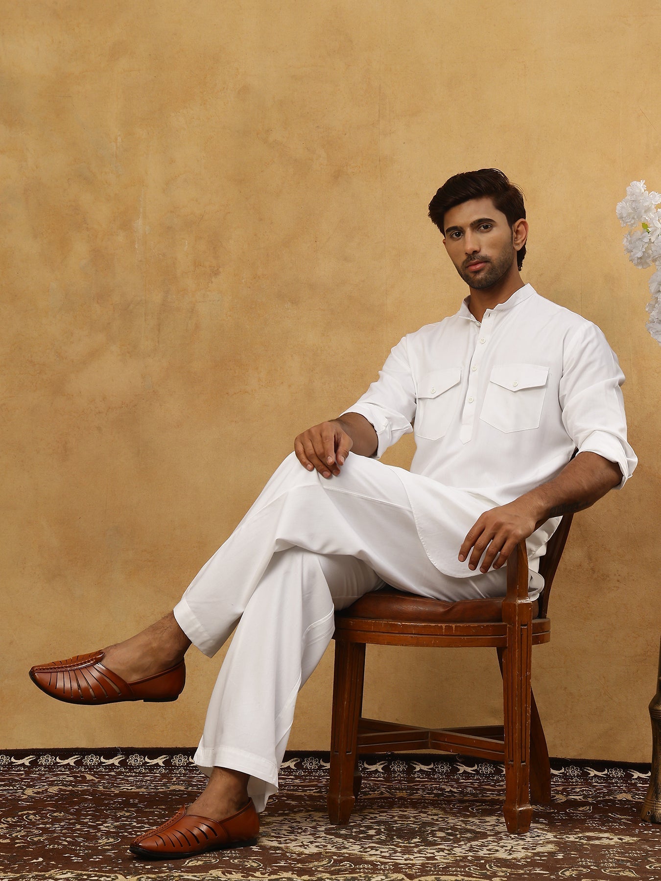 DesiQlo Men Solid Kurta Pyjama Set - White - 65KP_5527White_S