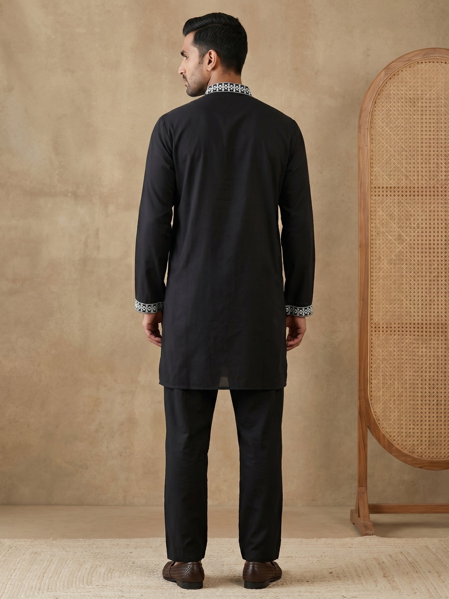 DesiQlo Men Embroidered Kurta Pyjama Set - Black - 65KP_5547Black_S