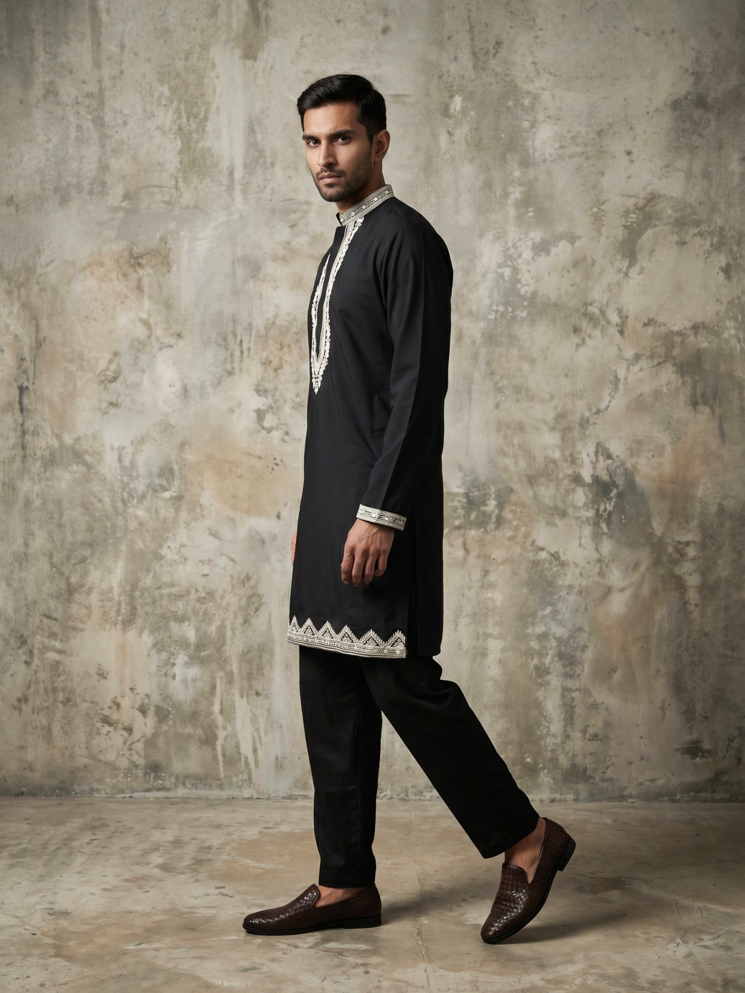 DesiQlo Men Embroidered Kurta Pyjama Set - Black - 65KP_5548Black_S
