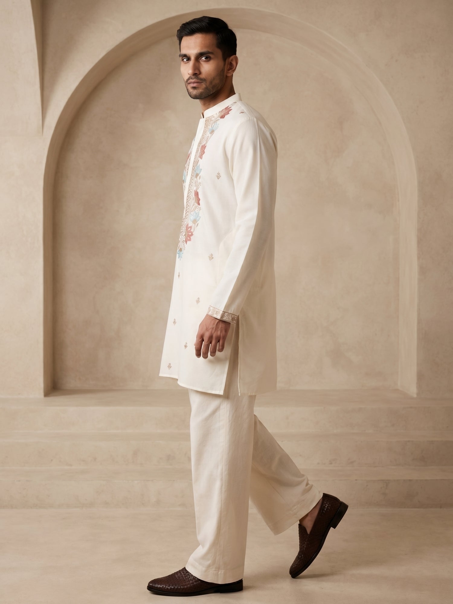DesiQlo Men Embroidered Kurta Pyjama Set - White - 65KP_PJ11W_5550Whit