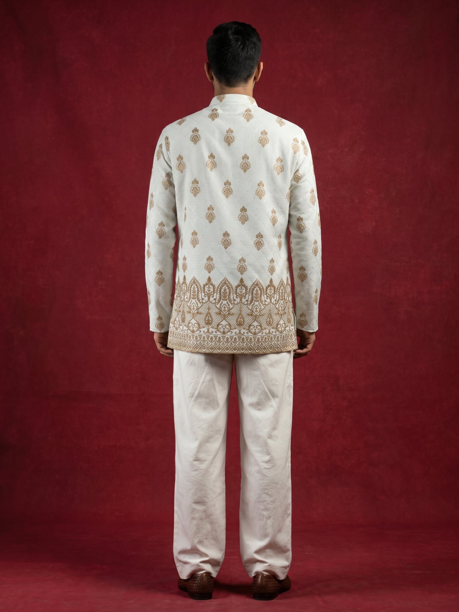 DesiQlo Men Embroidered Kurta Pyjama Set - White - 65KP_PJ11W_5569Whit