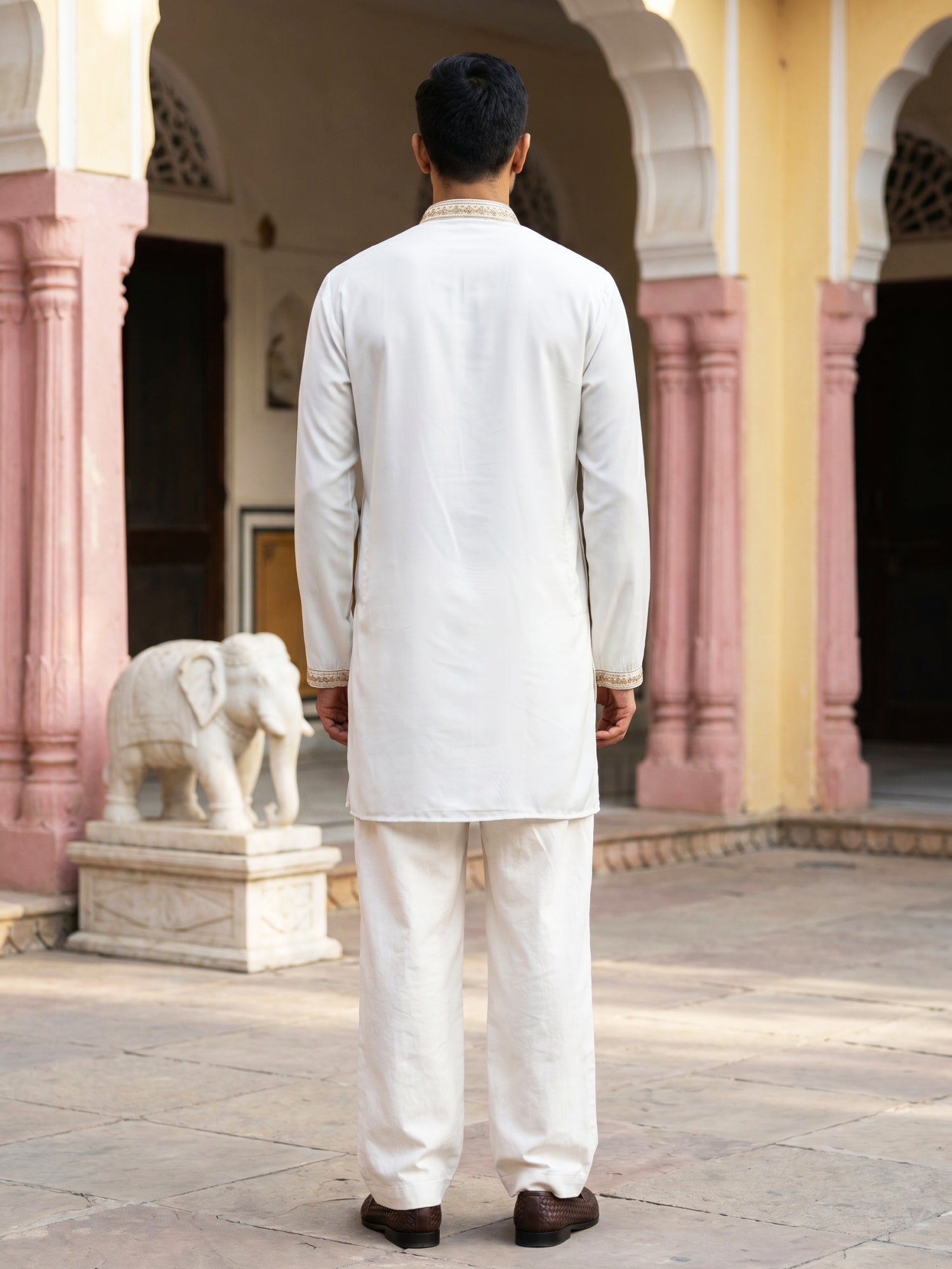 DesiQlo Men Embroidered Kurta Pyjama Set - White - 65KP_PJ11W_5576Whit