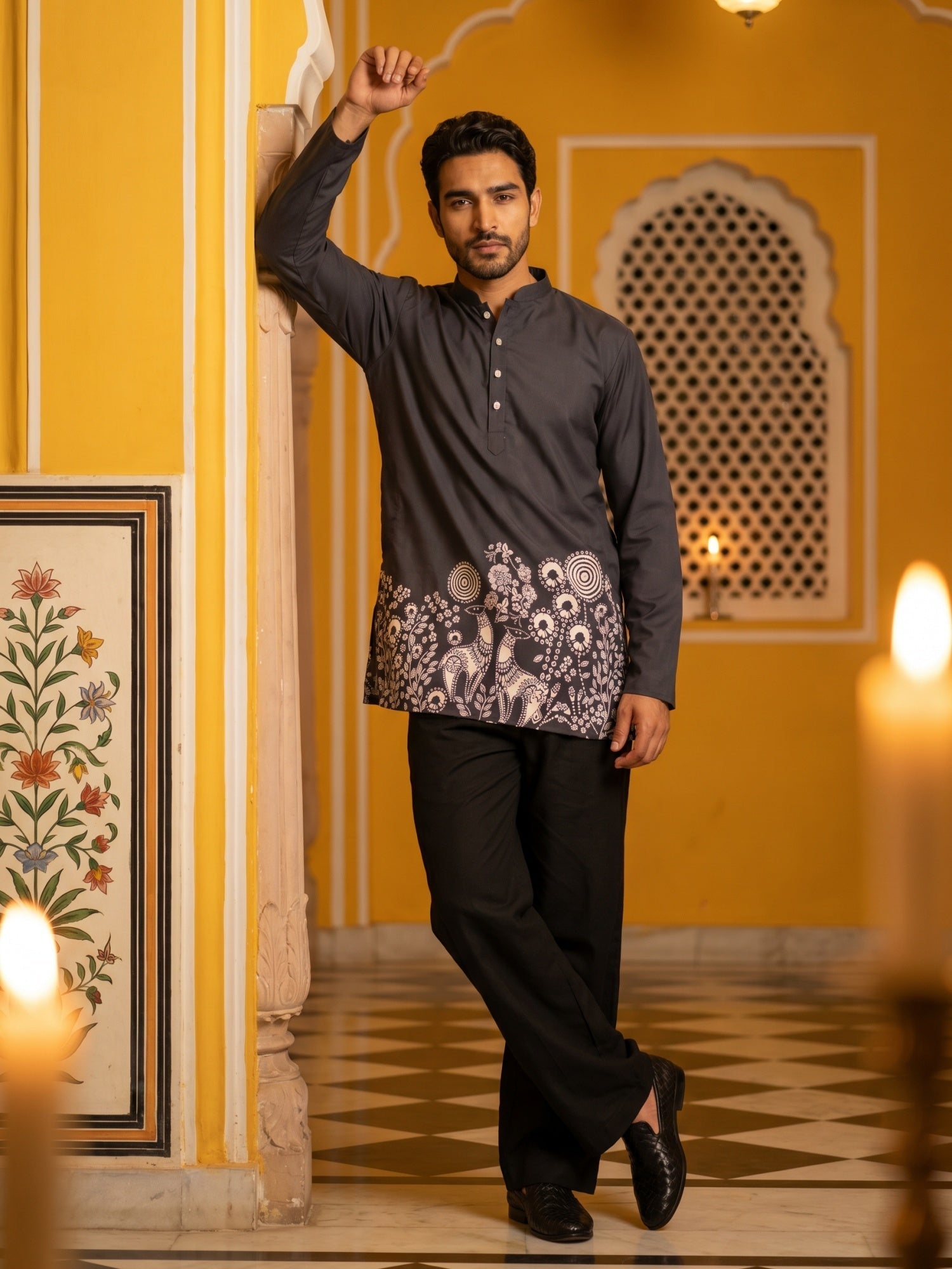 DesiQlo Men Printed Kurta Pyjama Set - Black - 65KP_PJ11B_5582Black_S