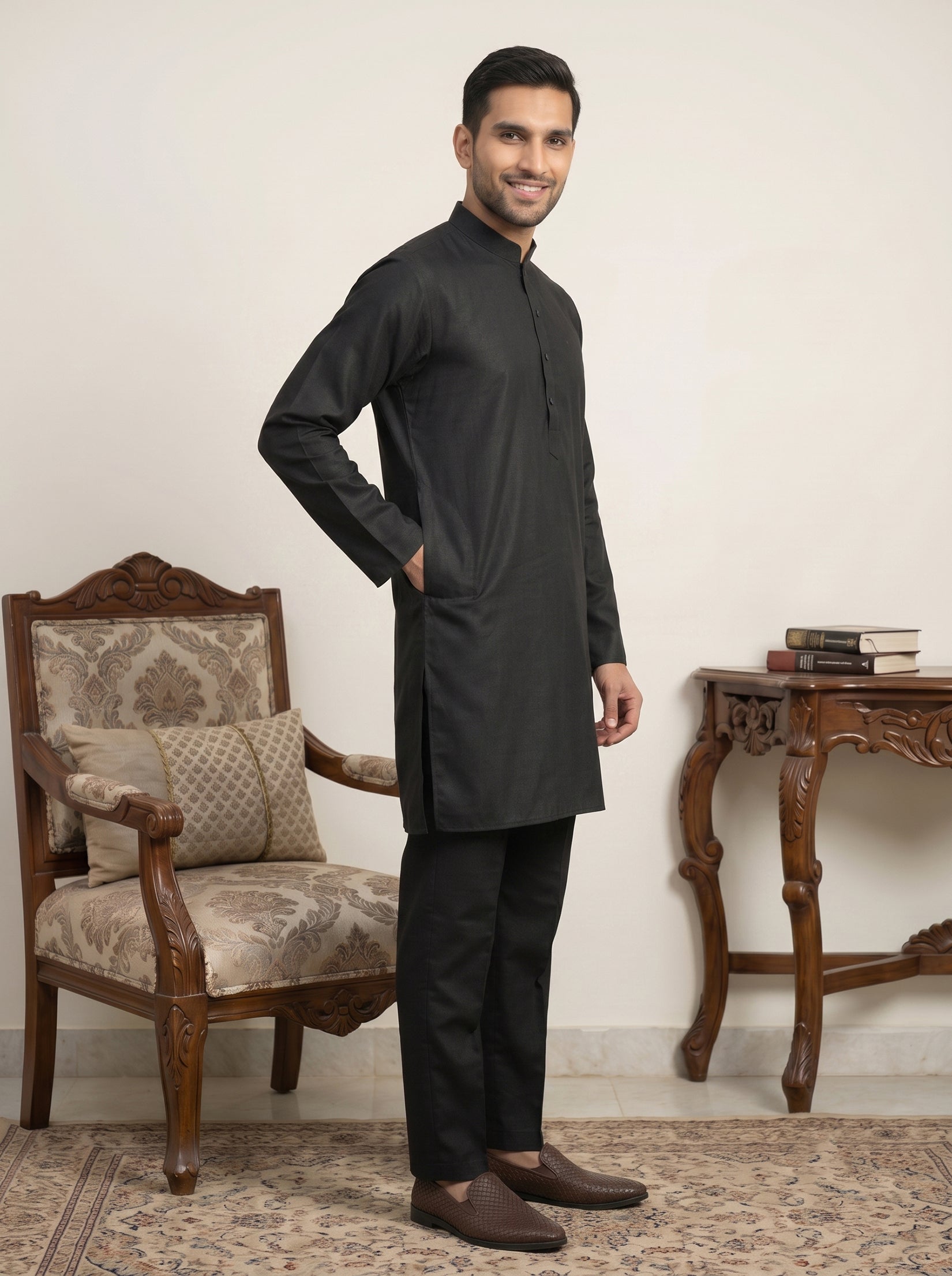 DesiQlo Men Solid Kurta Pyjama Set - Black - 65KP_5586Black_S