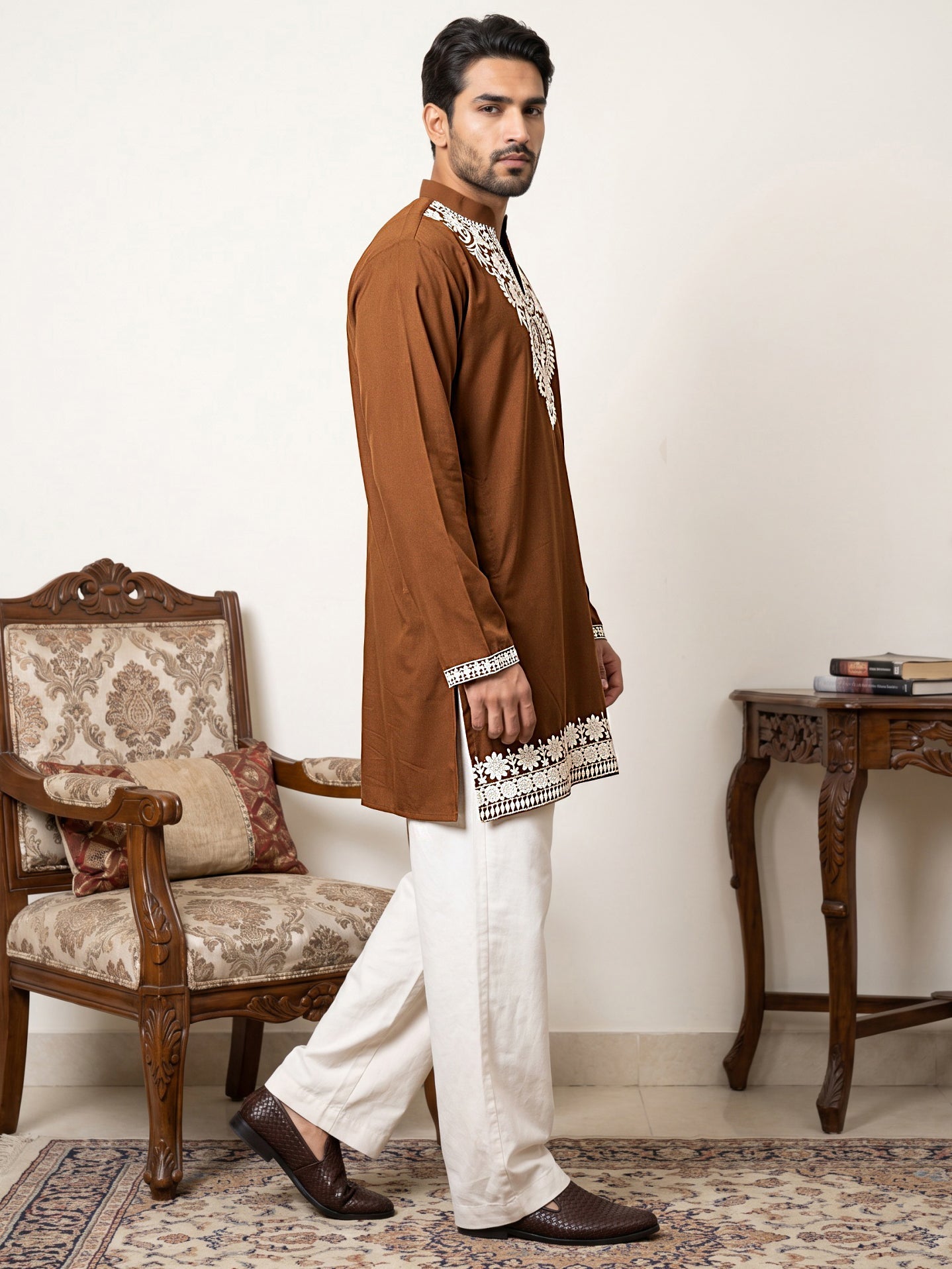 DesiQlo Men Embroidered Kurta Pyjama Set - Brown