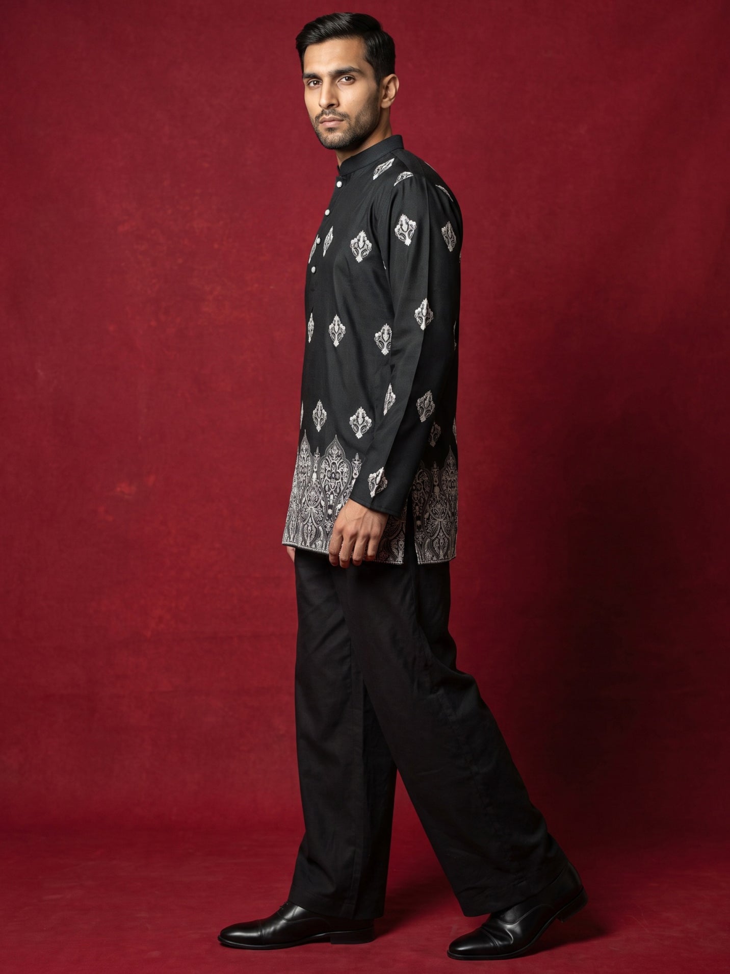 DesiQlo Men Printed Kurta Pyjama Set - Black