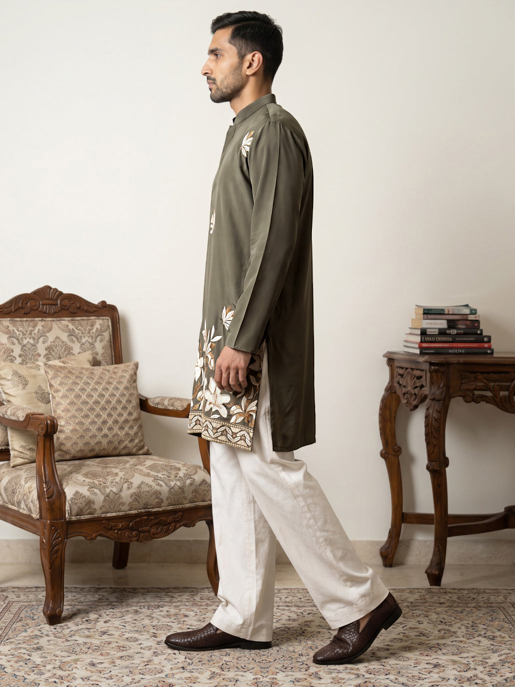 DesiQlo Men Embroidered Kurta Pyjama Set - Grey