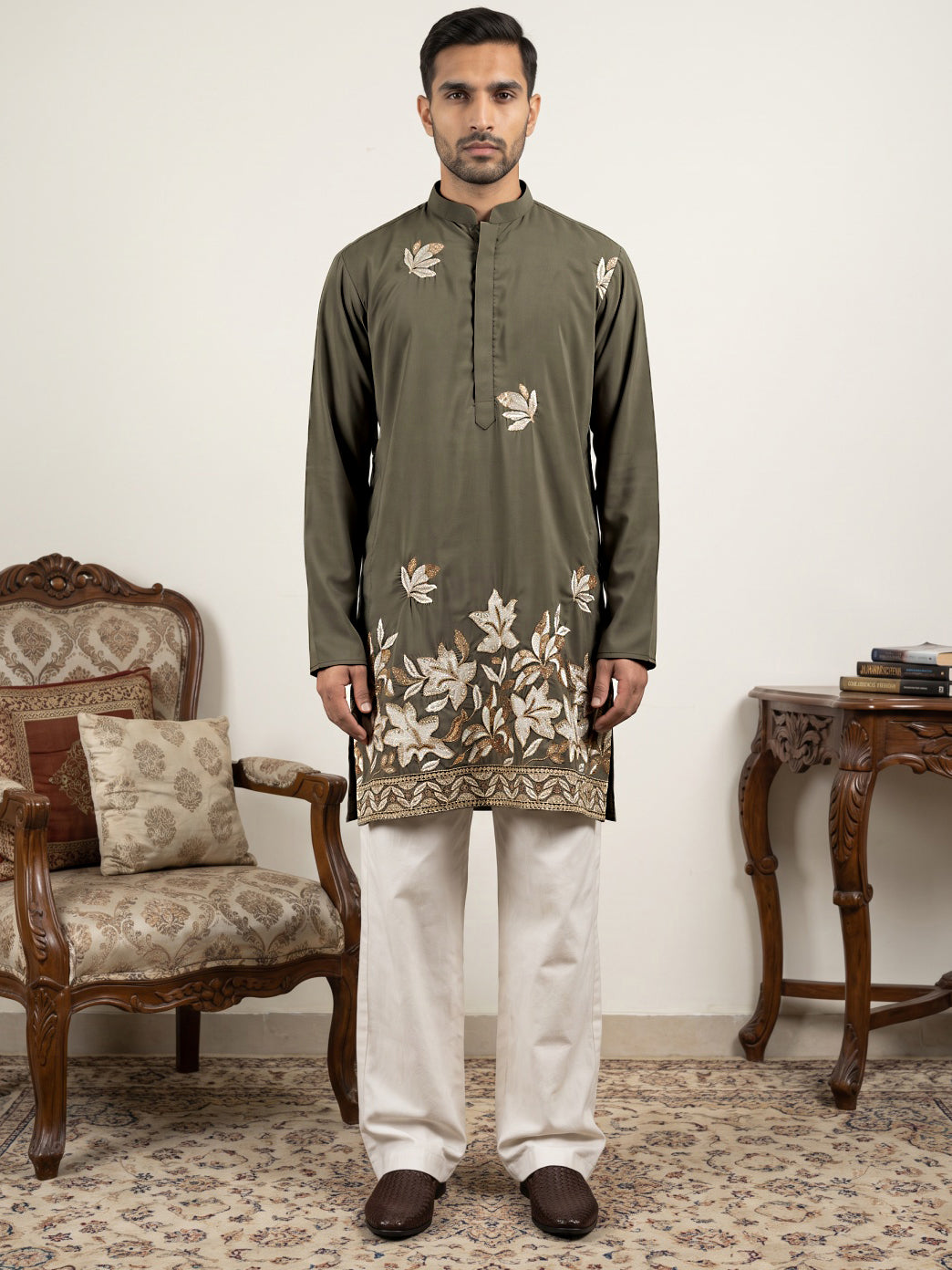 DesiQlo Men Embroidered Kurta Pyjama Set - Grey