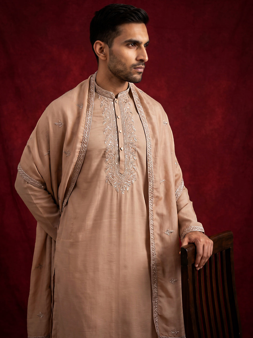 DesiQlo Men Embroidered Kurta Pyjama Set - Beige