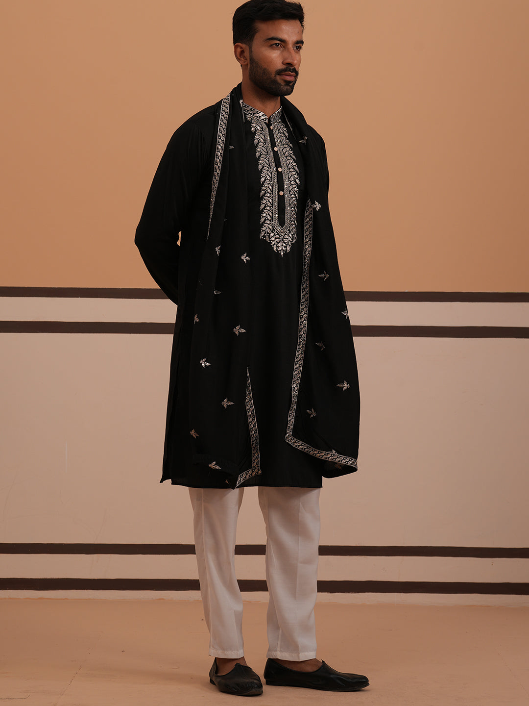DesiQlo Men Embroidered Kurta Pyjama Set - Black - 65KP_D_5375Black_S