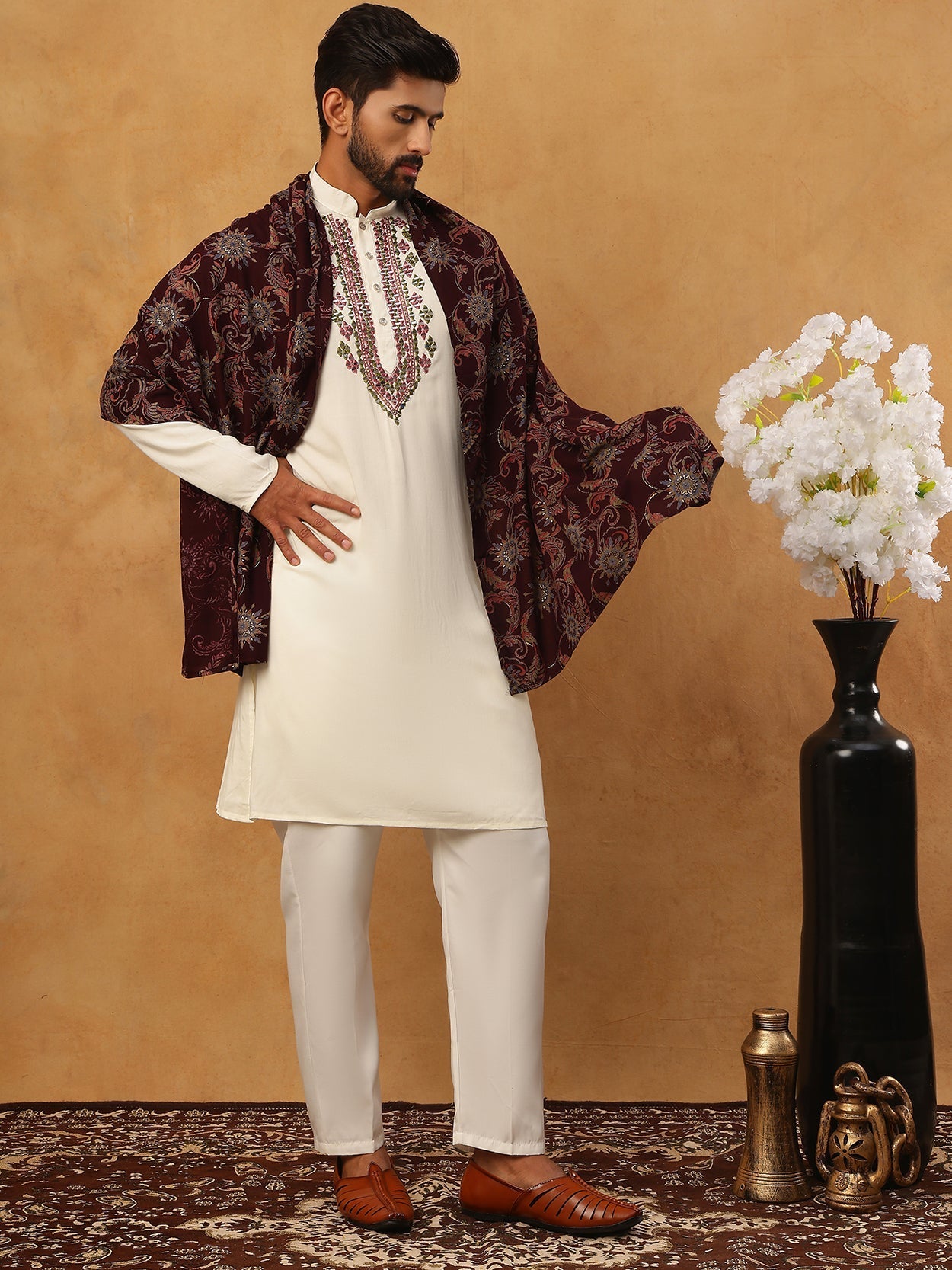 DesiQlo Men Geometric Kurta Pyjama Set - White - 65KP_D_5433Off-White_
