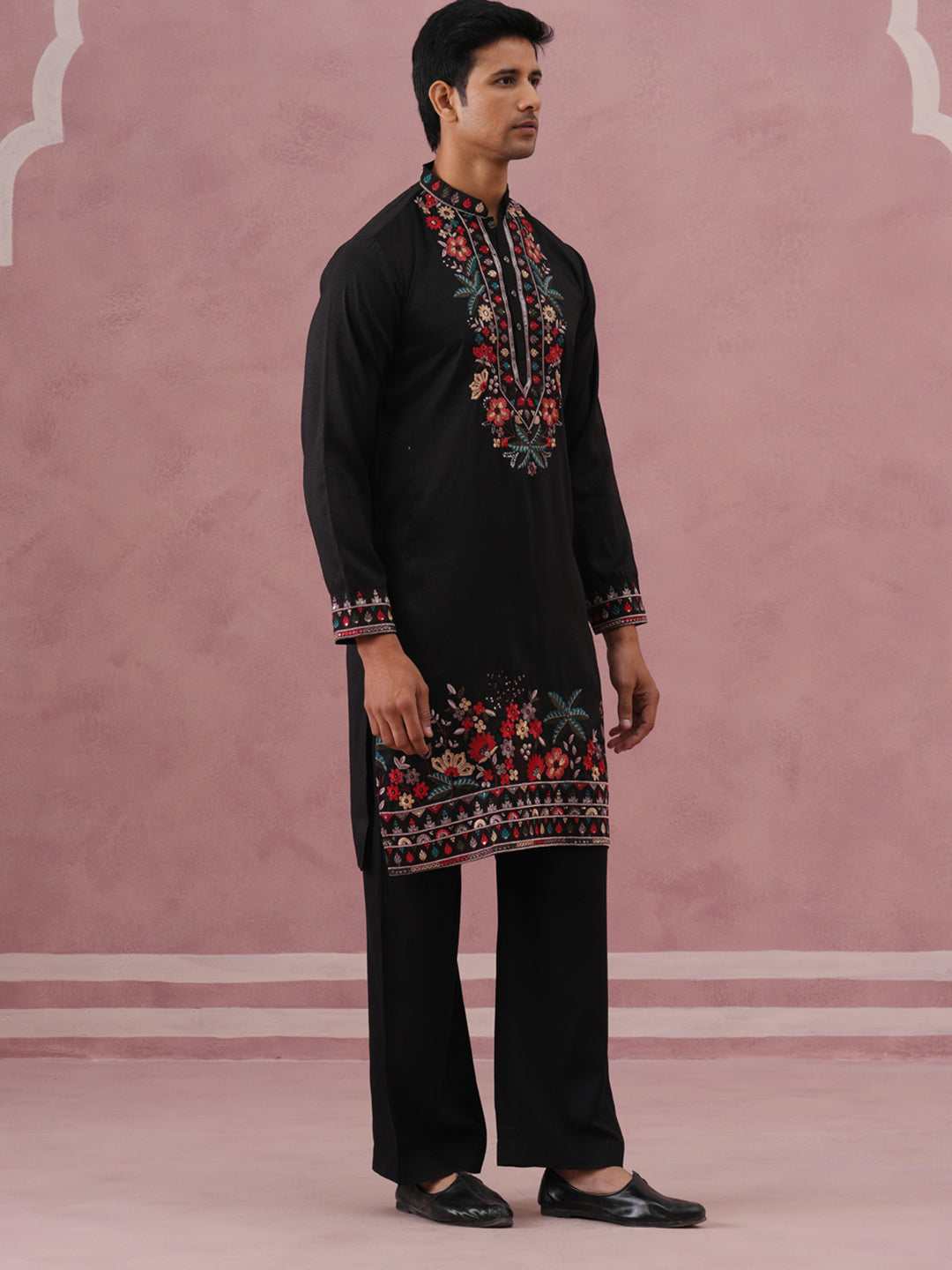 DesiQlo Men Embroidered Kurta Pyjama Set - Black - 65KP_PJ11B_5356Blac