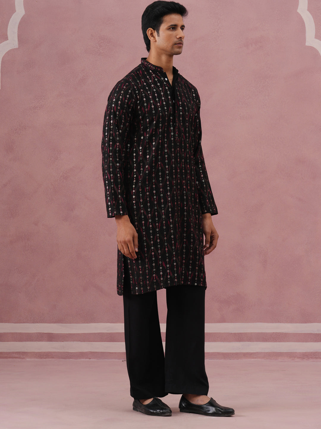 DesiQlo Men Embroidered Kurta Pyjama Set - Black - 65KP_PJ11B_5372Blac