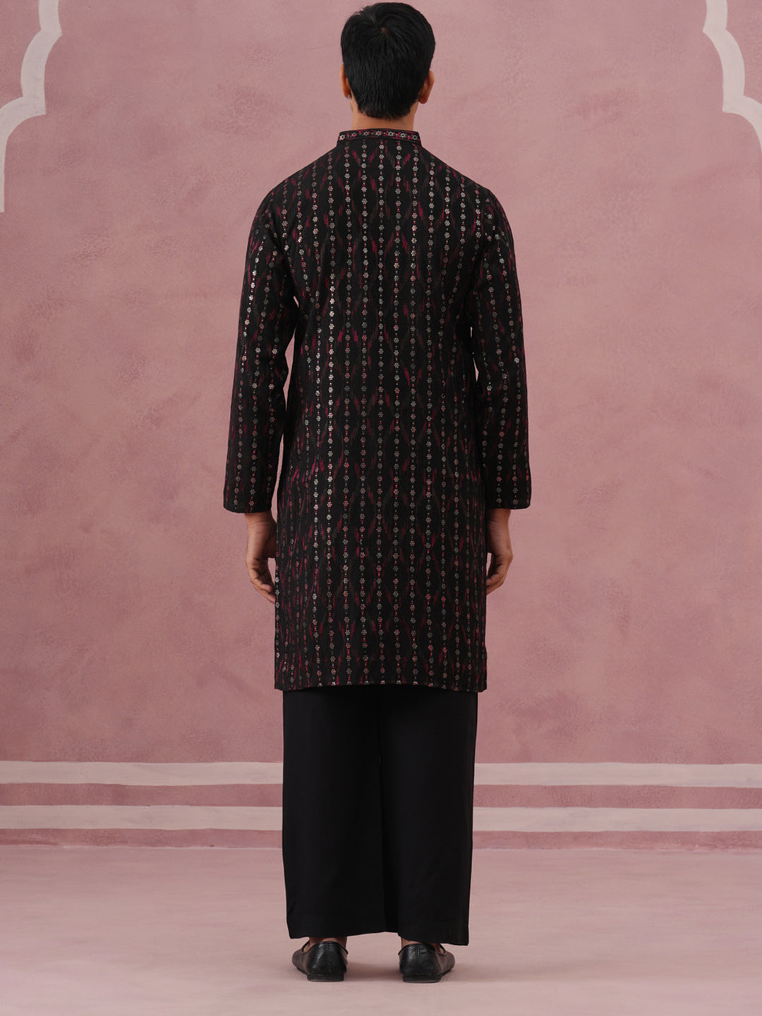 DesiQlo Men Embroidered Kurta Pyjama Set - Black - 65KP_PJ11B_5372Blac