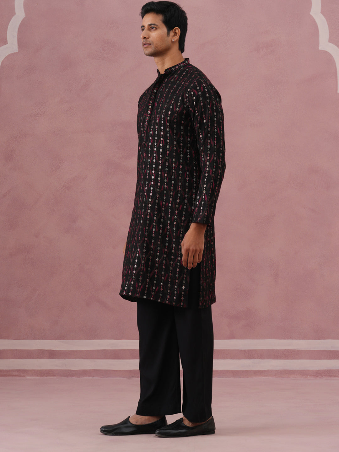 DesiQlo Men Embroidered Kurta Pyjama Set - Black - 65KP_PJ11B_5372Blac