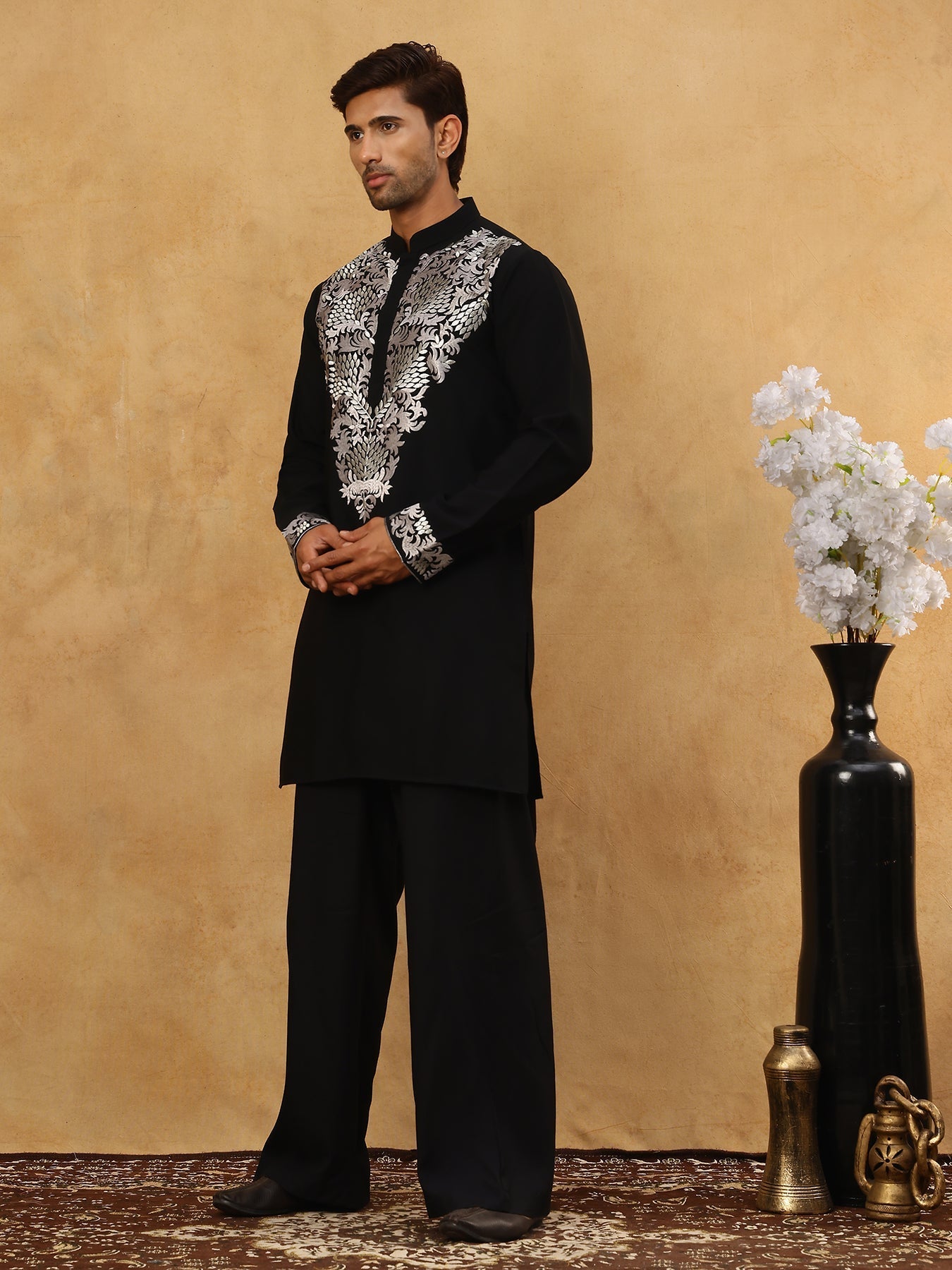 DesiQlo Men Embroidered Kurta Pyjama Set - Black - 65KP_PJ11B_5453Blac