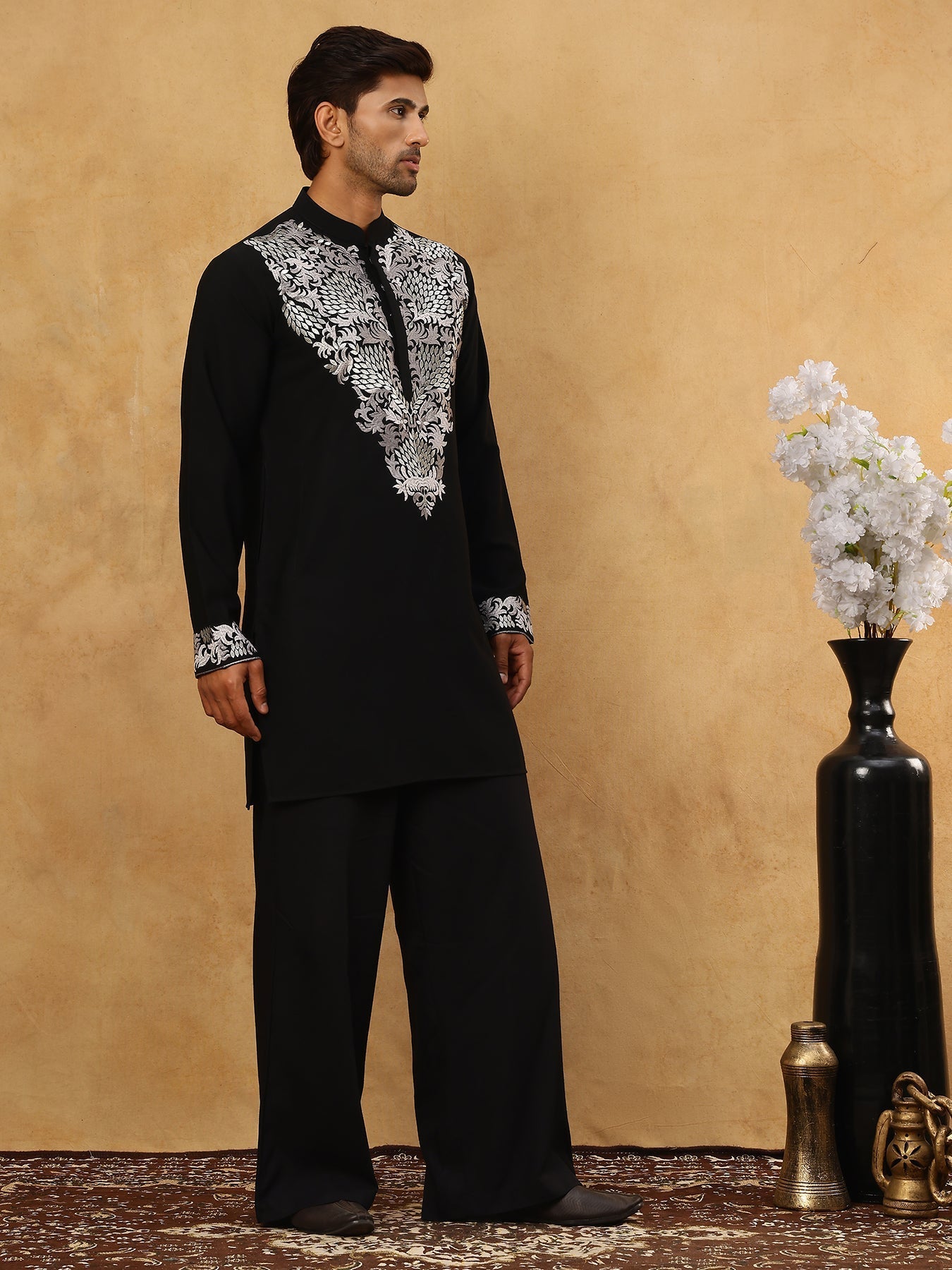 DesiQlo Men Embroidered Kurta Pyjama Set - Black - 65KP_PJ11B_5453Blac