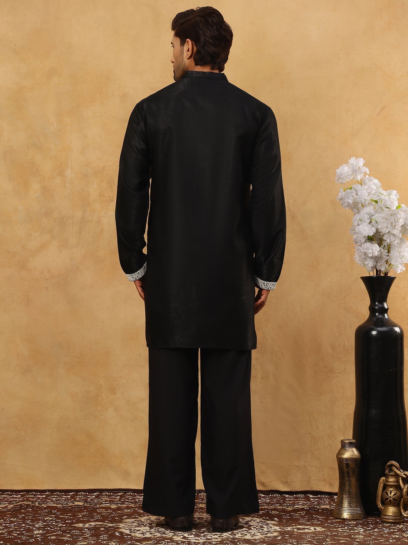 DesiQlo Men Embroidered Kurta Pyjama Set - Black - 65KP_PJ11B_5465Blac