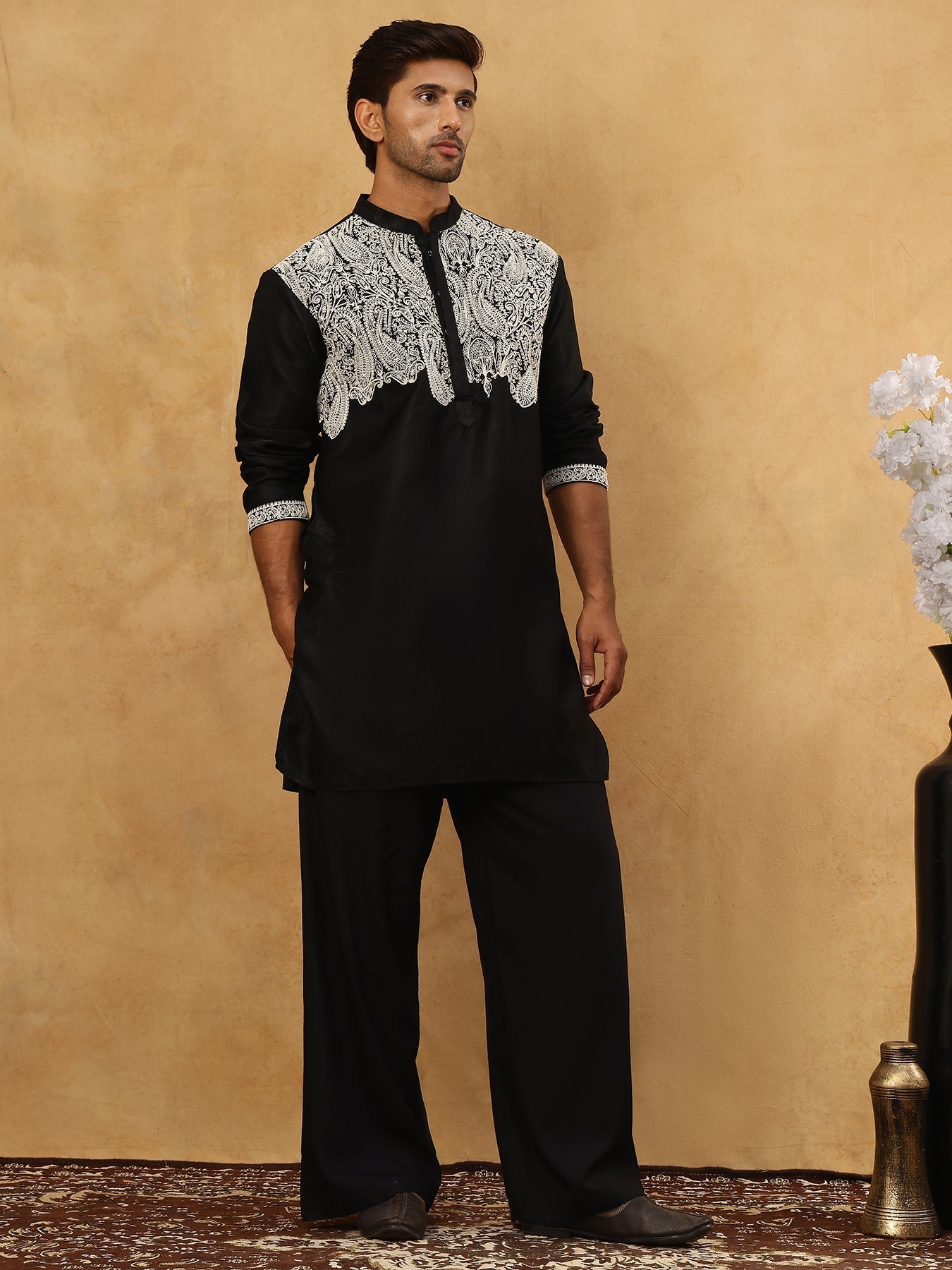 DesiQlo Men Embroidered Kurta Pyjama Set - Black - 65KP_PJ11B_5465Blac
