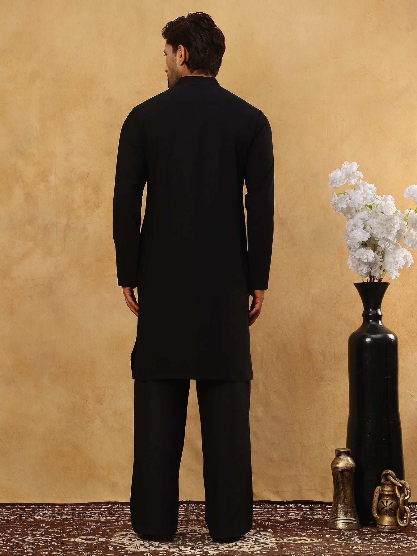DesiQlo Men Embroidered Kurta Pyjama Set - Black - 65KP_PJ11B_5499Blac