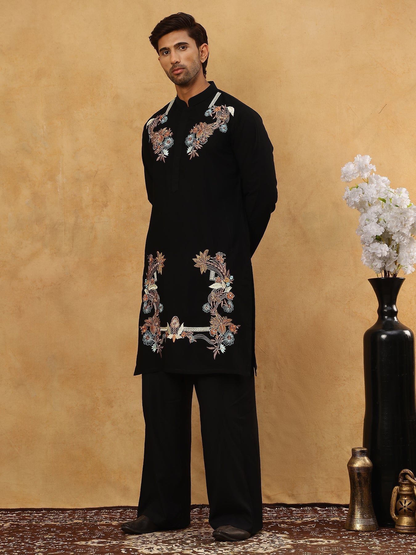 DesiQlo Men Embroidered Kurta Pyjama Set - Black - 65KP_PJ11B_5499Blac