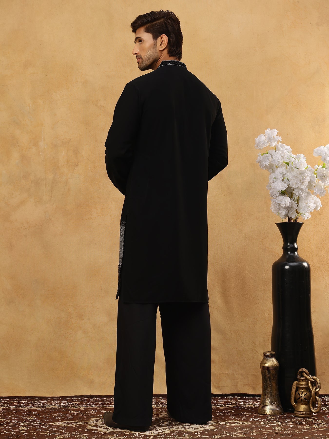 DesiQlo Men Embroidered Kurta Pyjama Set - Black - 65KP_PJ11B_5502Blac