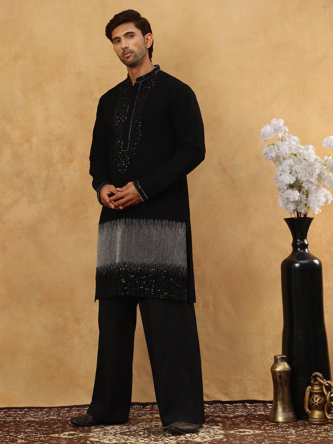 DesiQlo Men Embroidered Kurta Pyjama Set - Black - 65KP_PJ11B_5502Blac