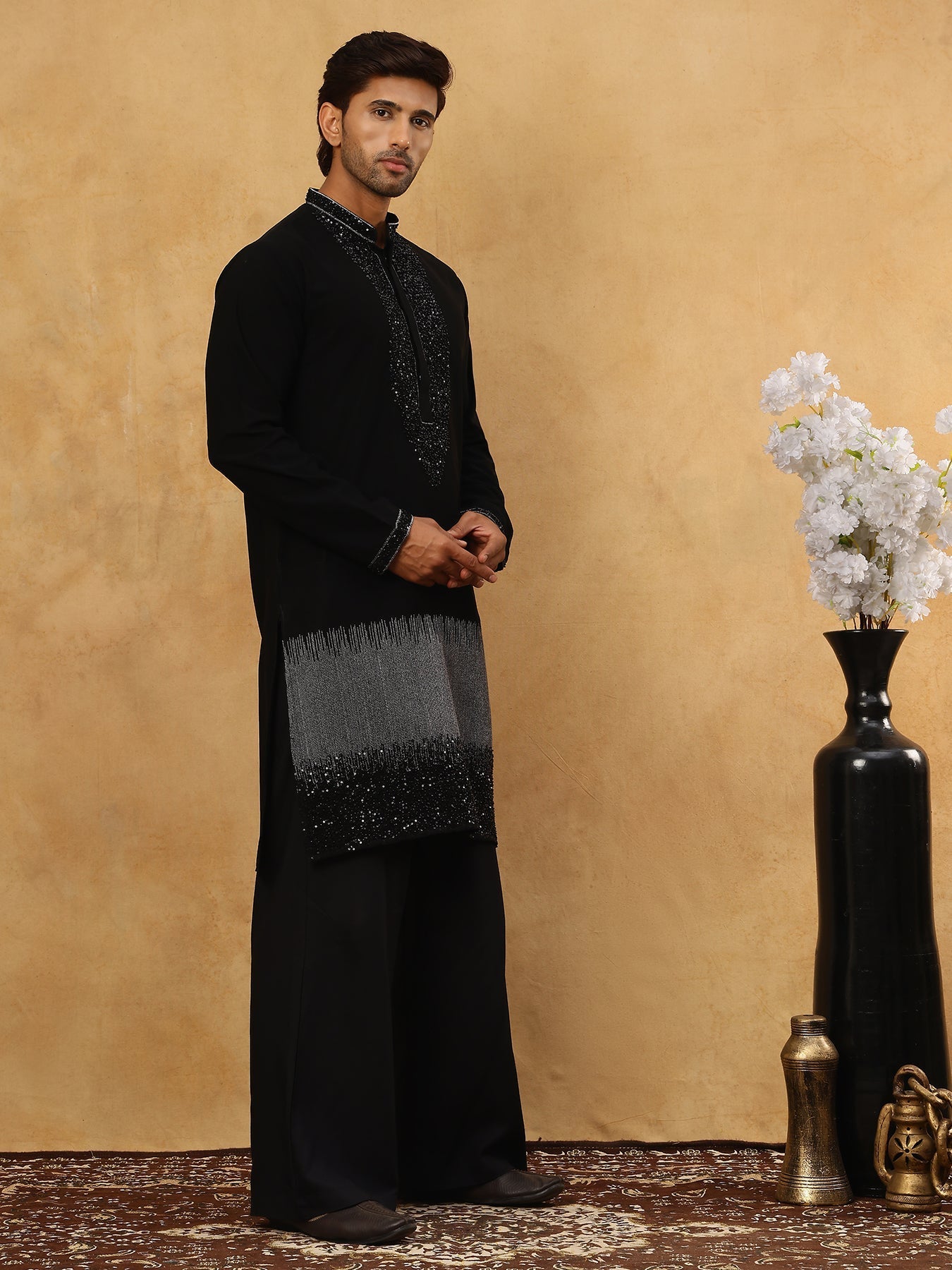 DesiQlo Men Embroidered Kurta Pyjama Set - Black - 65KP_PJ11B_5502Blac