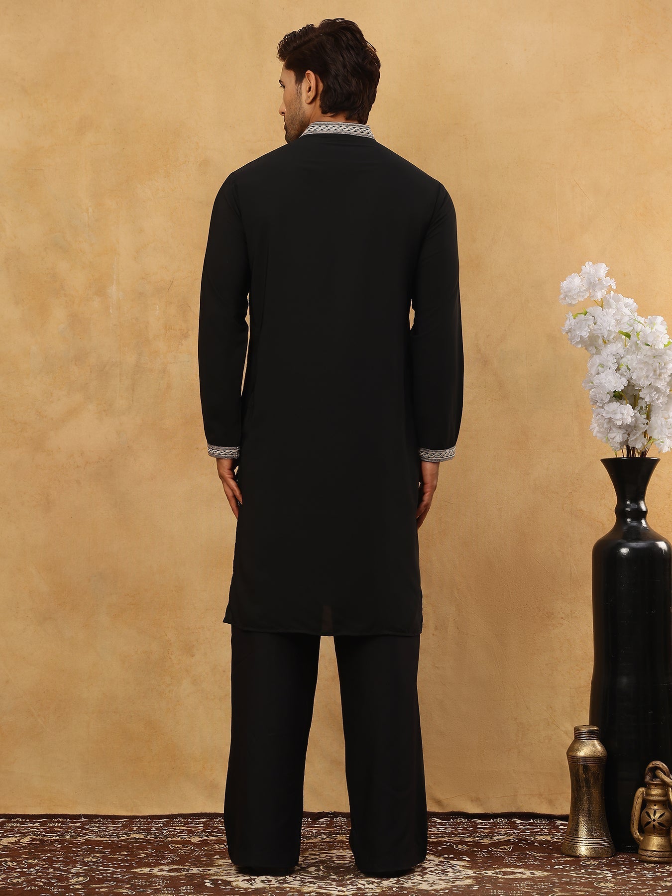 DesiQlo Men Embroidered Kurta Pyjama Set - Black - 65KP_PJ11B_5503Blac