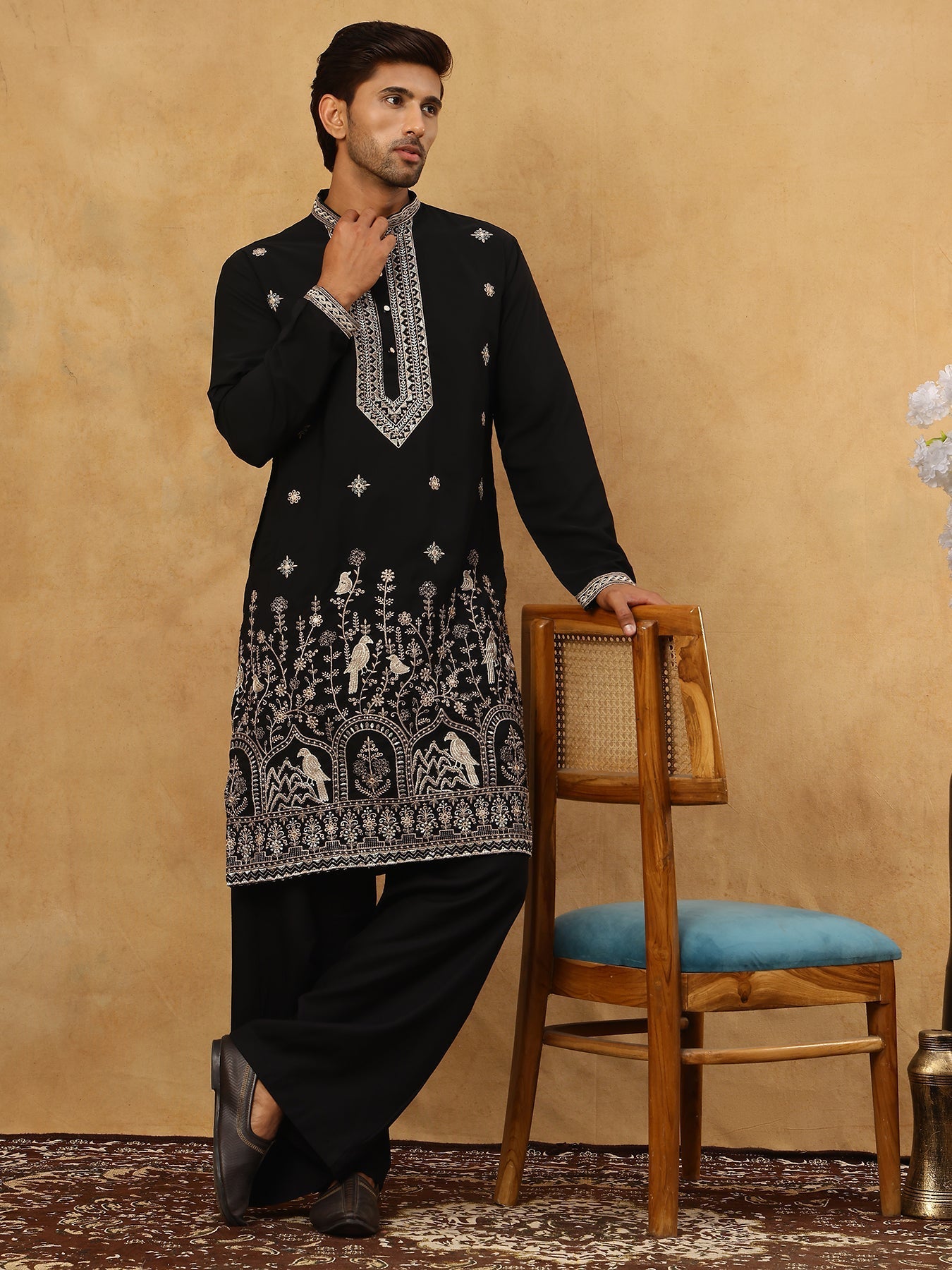 DesiQlo Men Embroidered Kurta Pyjama Set - Black - 65KP_PJ11B_5503Blac
