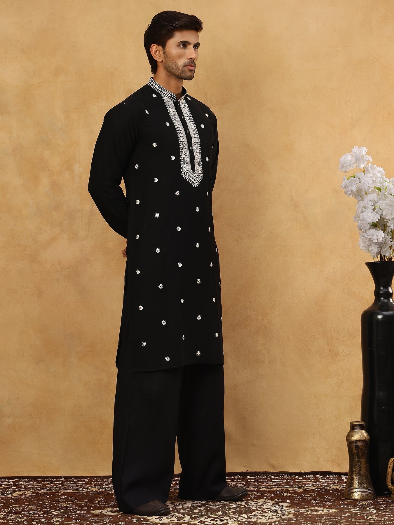 DesiQlo Men Embroidered Kurta Pyjama Set - Black - 65KP_PJ11B_5504Blac