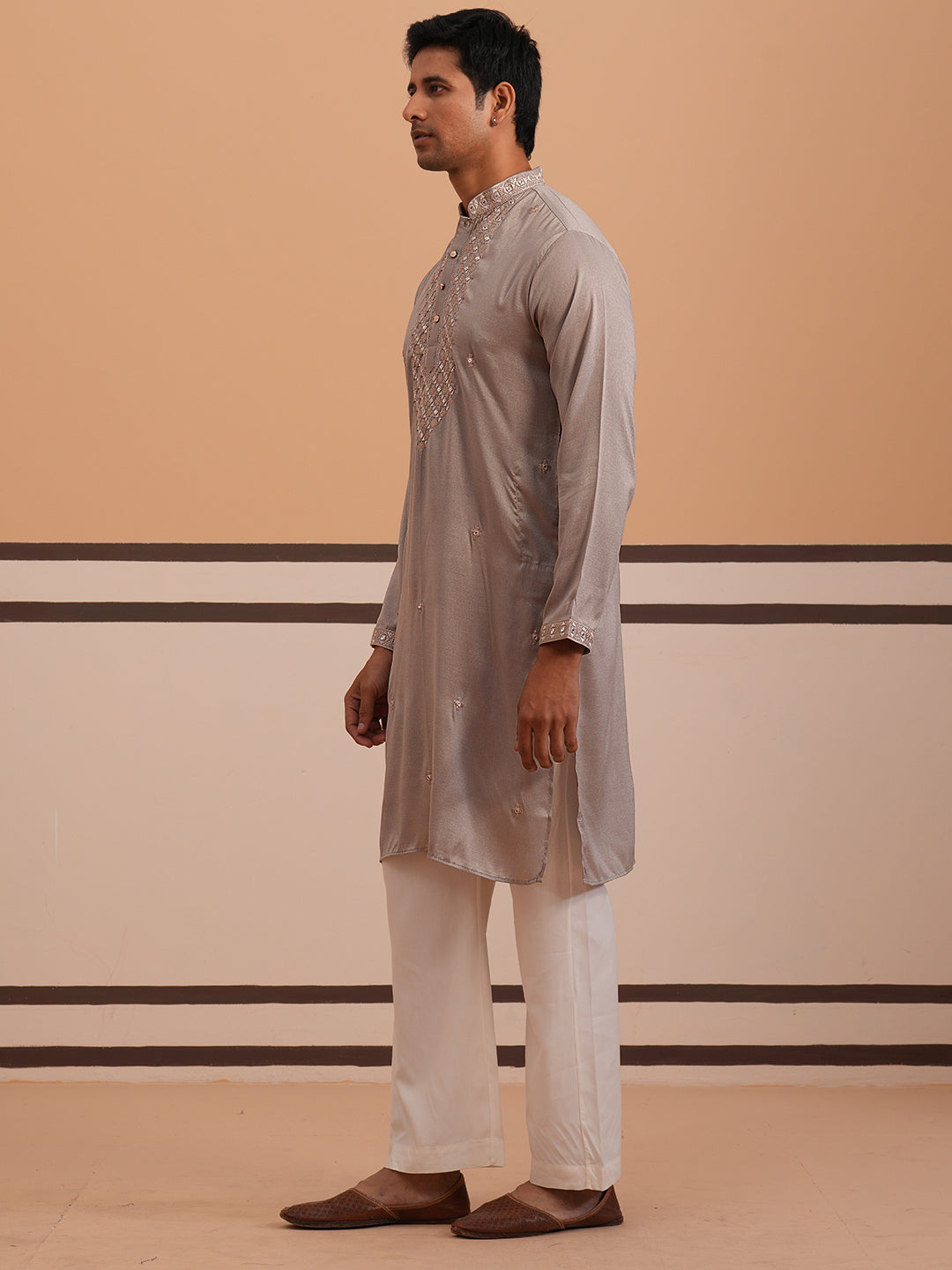 DesiQlo Men Embroidered Kurta Pyjama Set - Grey - 65KP_PJ11W_5358Grey_