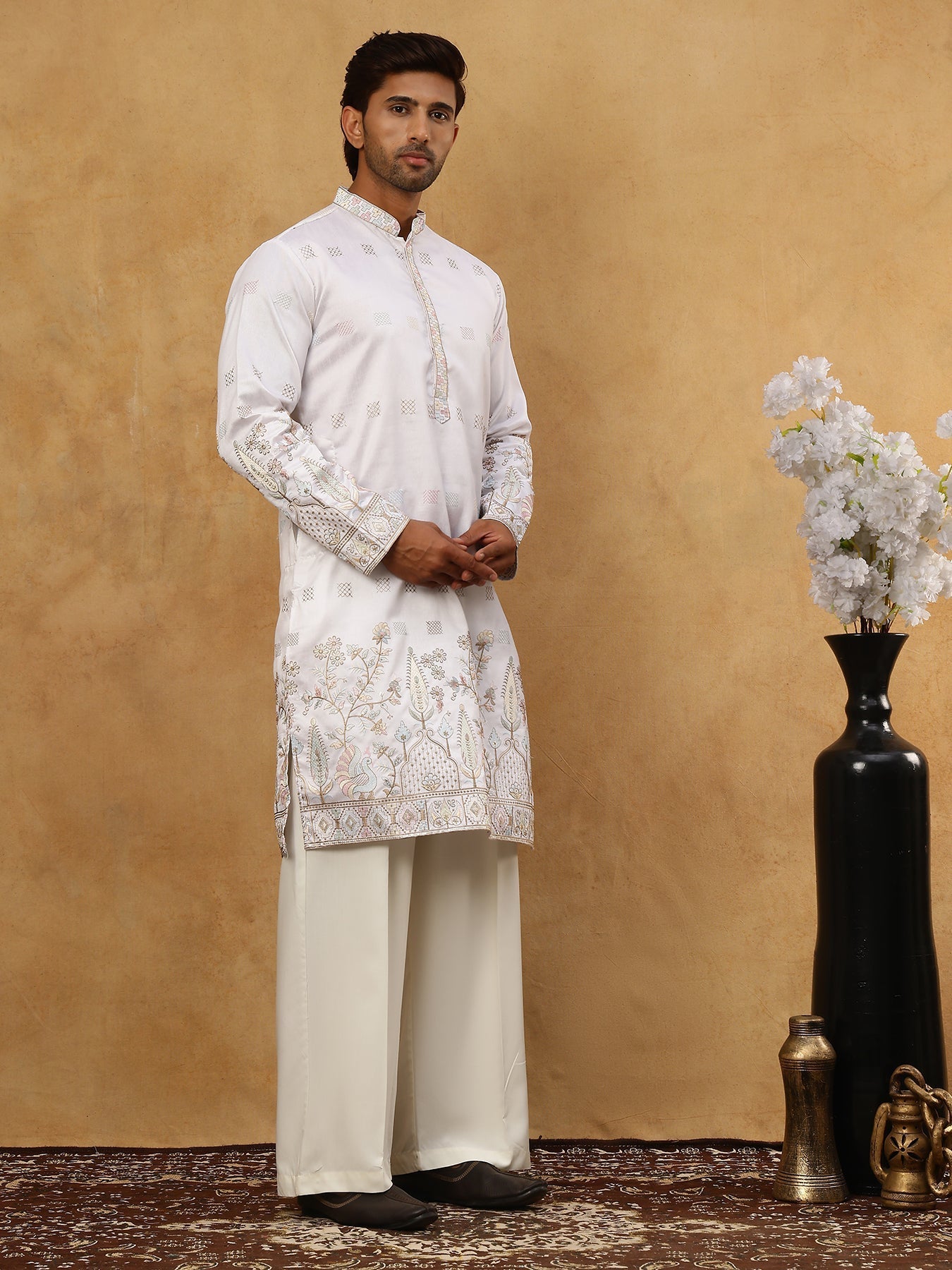 DesiQlo Men Embroidered Kurta Pyjama Set - White - 65KP_PJ11W_5458Whit