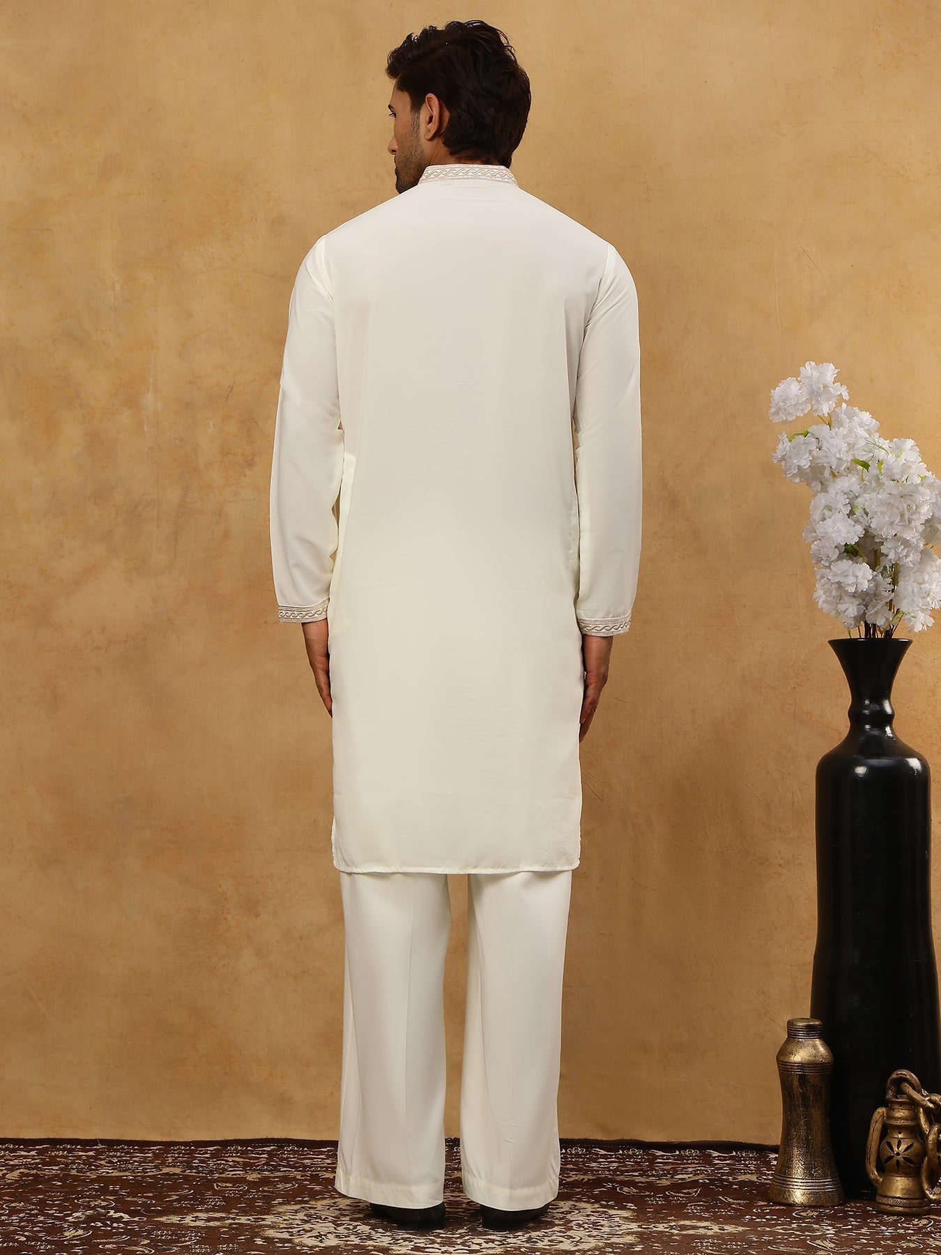DesiQlo Men Embroidered Kurta Pyjama Set - White - 65KP_PJ11W_5503Whit