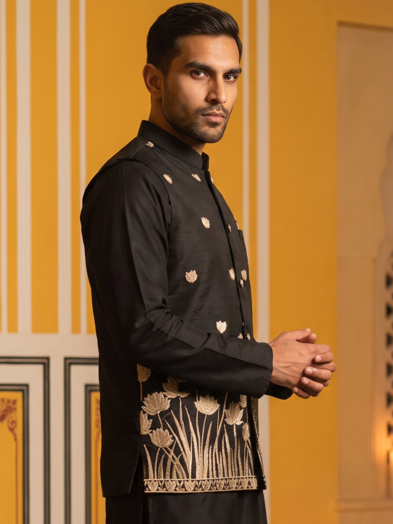 DesiQlo Men Embroidered Nehru Jacket and Kurta Pyjama Set - Black