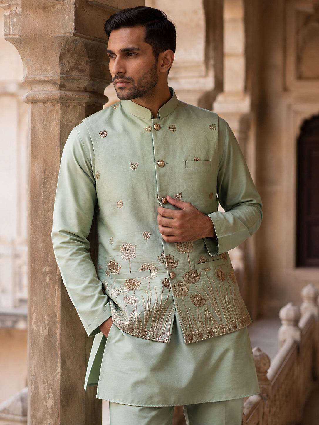 DesiQlo Men Embroidered Nehru Jacket and Kurta Pyjama Set - Green