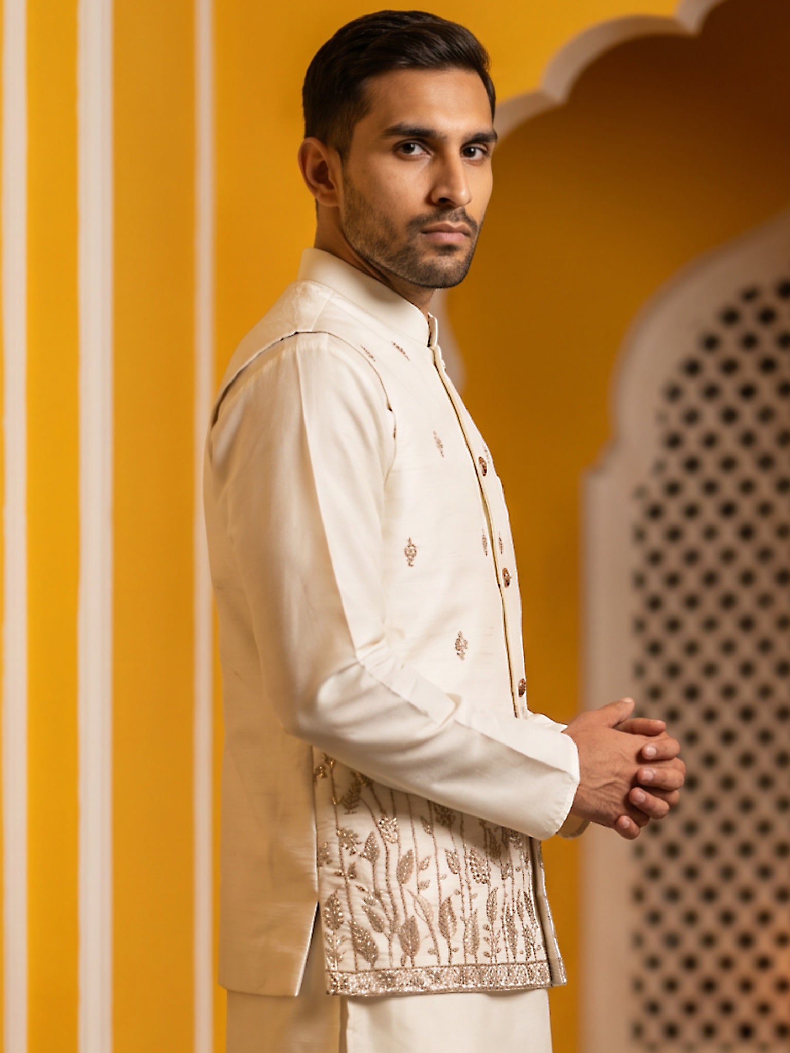 DesiQlo Men Embroidered Nehru Jacket and Kurta Pyjama Set - White