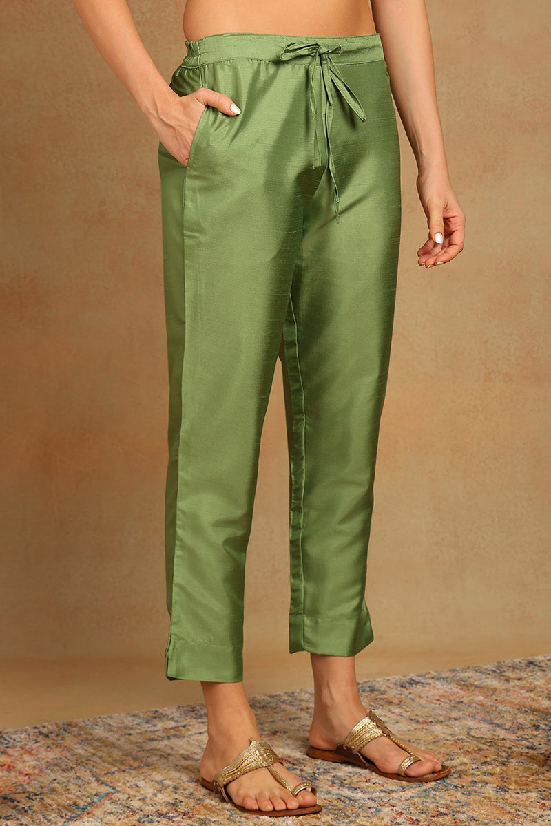  Women Green Poly Silk Solid Yoke Design Kurta PKSKD1589
