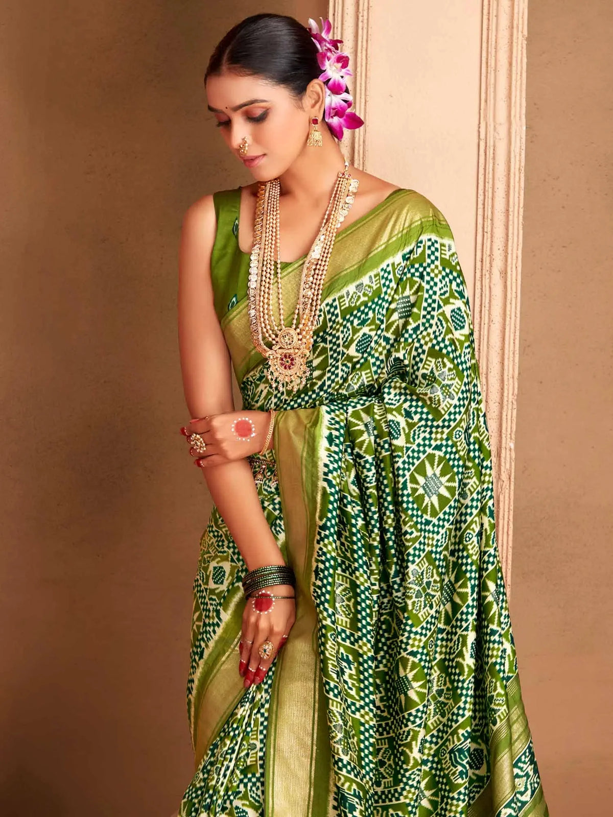 Women's  Blend Green Woven Design Designer Saree With Blouse Piece-ADWTYA1009