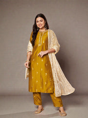 Women Floral Printed Regular Kurta with Trousers & With Dupatta