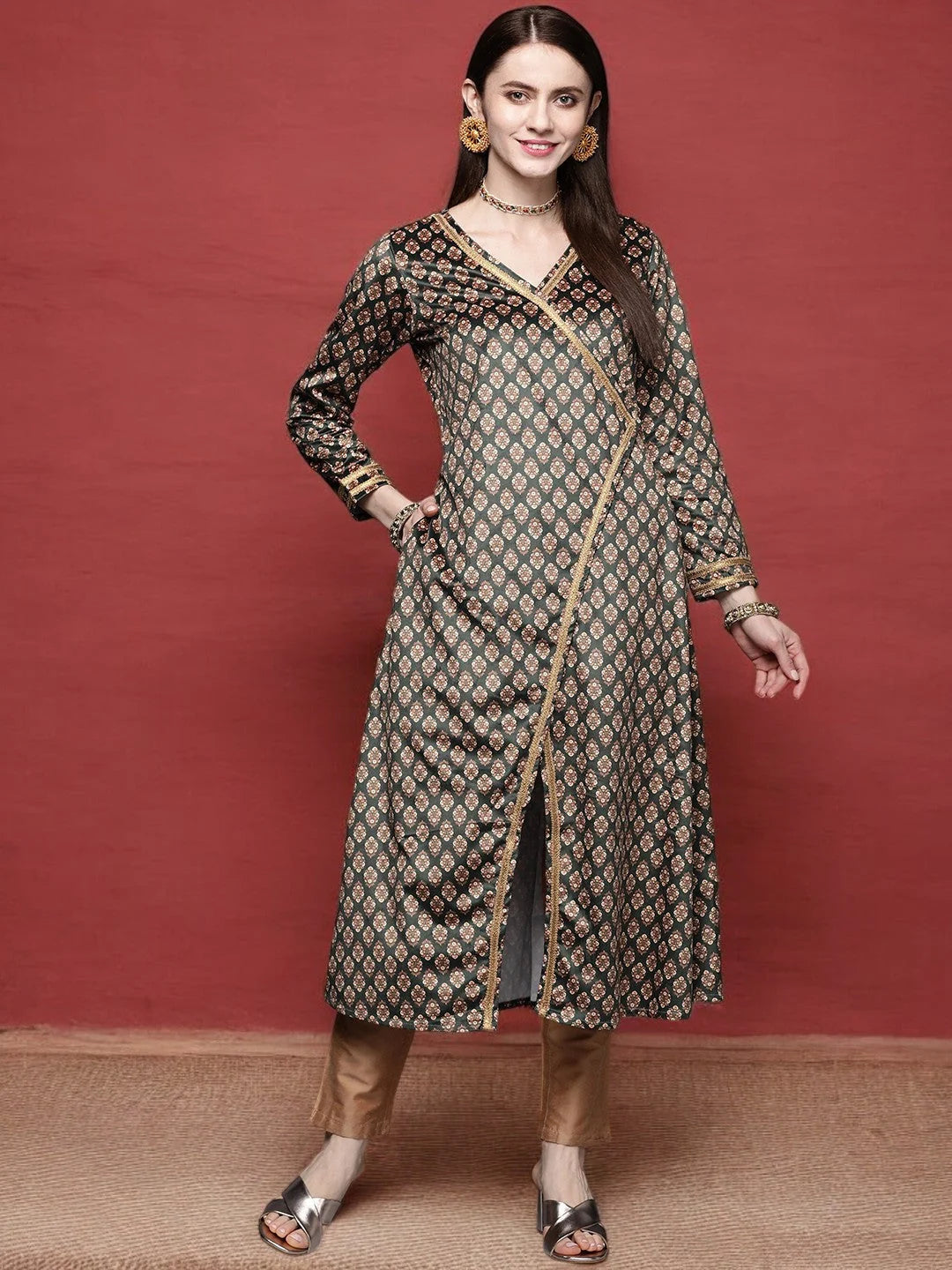 Floral Velvet Indian Kurta for Women - Green & Cream-Coloured